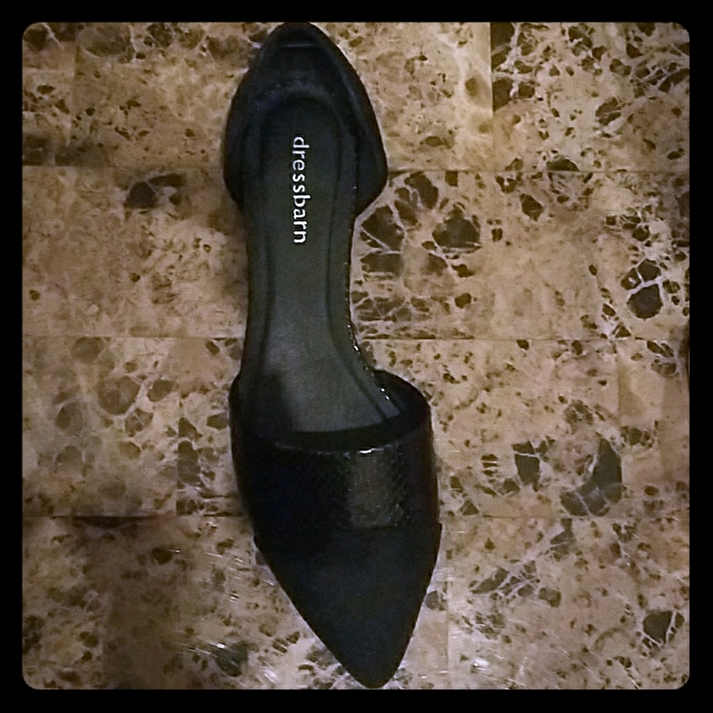 Black dress shoes